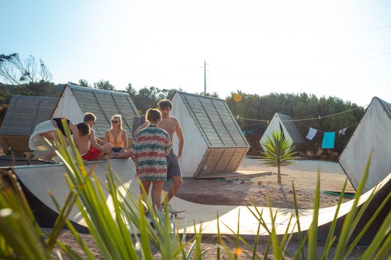 Surfen an der Algarve: Das Pure Surfcamp Raposeira