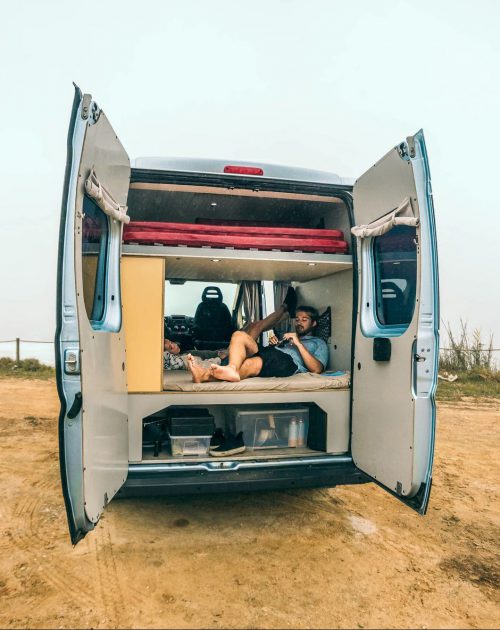 Surfen an der Algarve: Campervan mieten bei Indie Campers