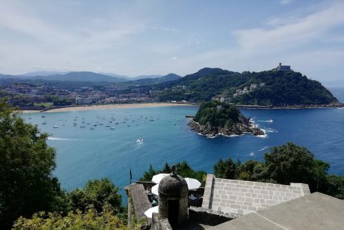 Surfen in San Sebatián: Blick vom Monte Urgull