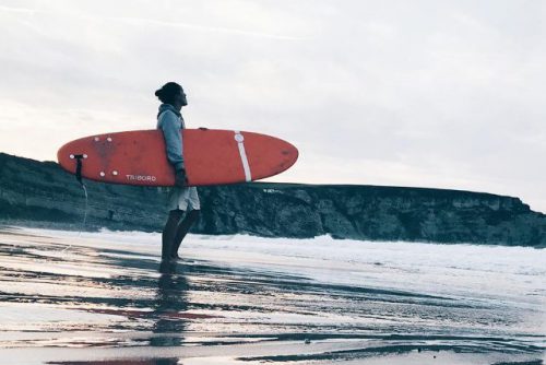 Surfen in Zarautz: Gutes Material gibt es günstig bei Decathlon