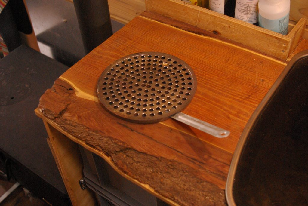 Campingküche (Ausstattung): Ein Toaster für den Gasherd